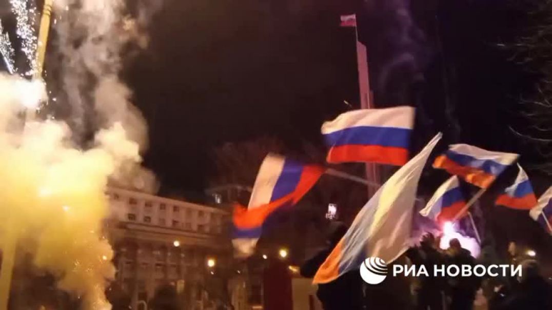 ⁣Жители Донбасса празднует свое признание