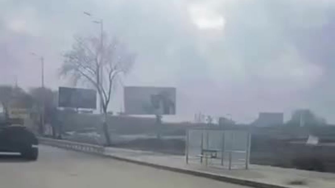 Бронетехника на Окружном шоссе Киева