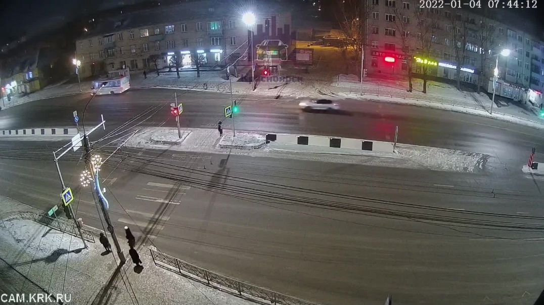 ⁣В Красноярске пенсионерка-пешеход спровоцировала ДТП