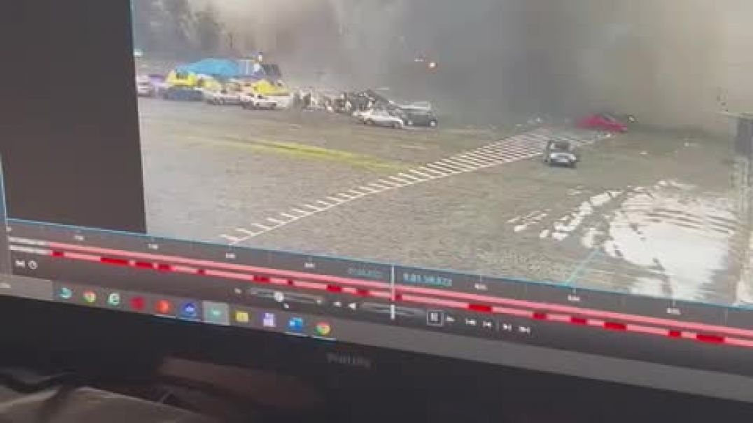 Падение ракеты на площадь Свободы в Харькове