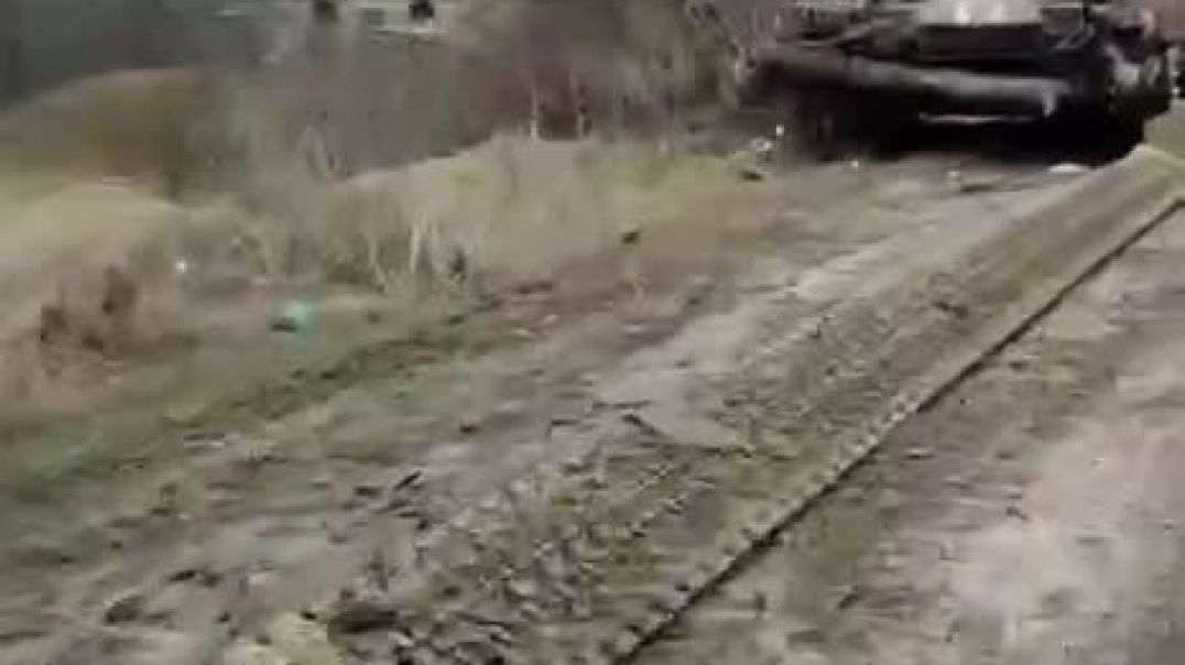 ⁣Сожженные украинские танки под Мариуполем
