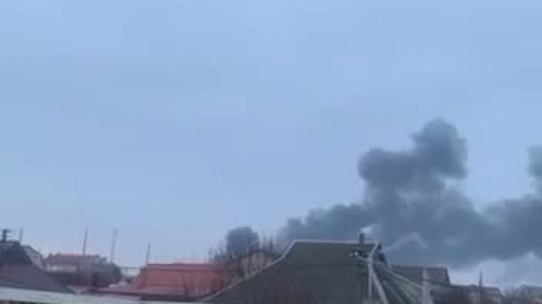 Взрывы в аэропорту Херсона