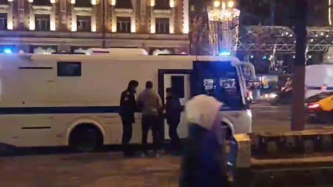 ⁣Задержания на Манежной площади в Москве