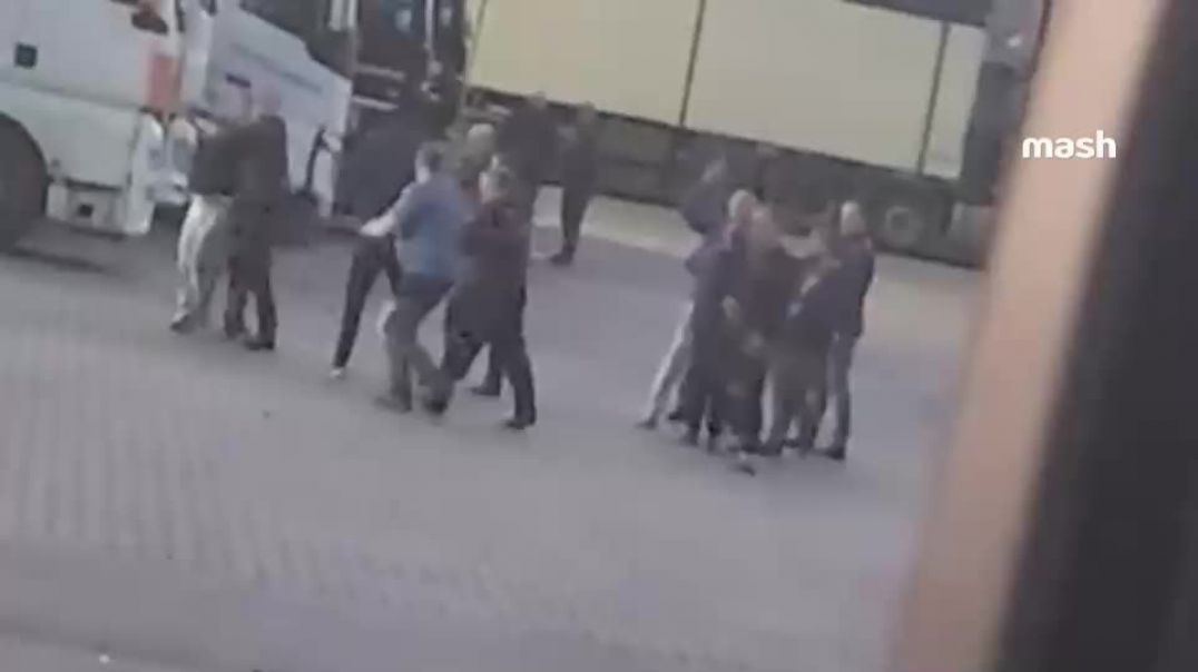 Дальнобойщики украинцы напали на белорусских водителей