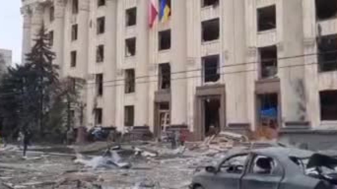 Разрушения на центральной площади Харькова