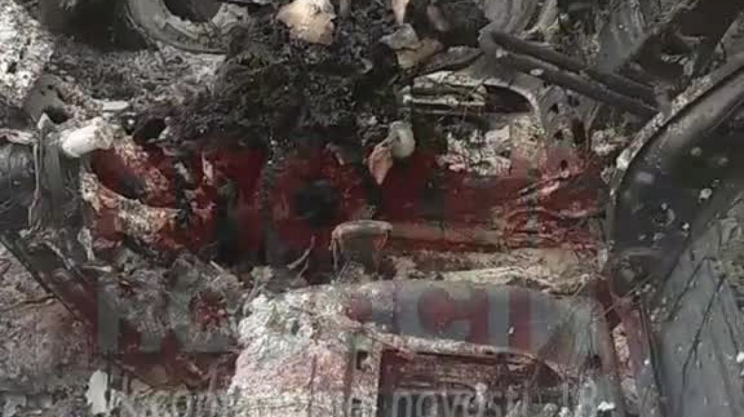 ⁣В Мелитополе в машину выстрелили из танка после предупреждения