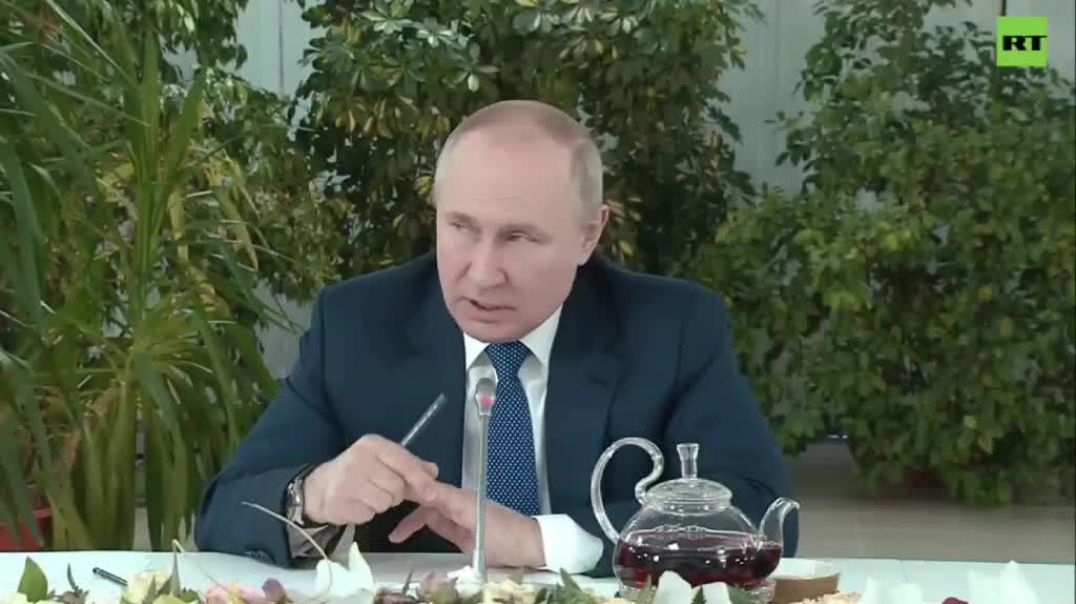 Владимир Путин - Первое, что сделали, - уничтожили всю военную инфраструктуру