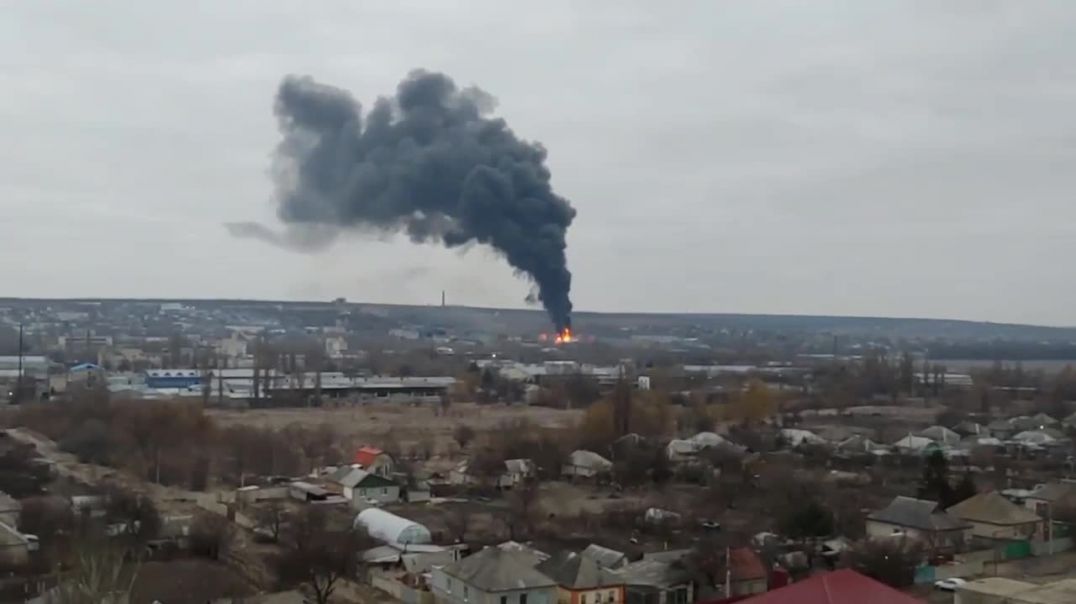 Горящая нефтебаза в Луганске