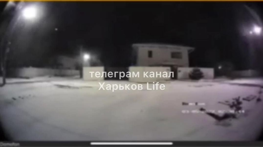 Момент удара ракеты в Харькове