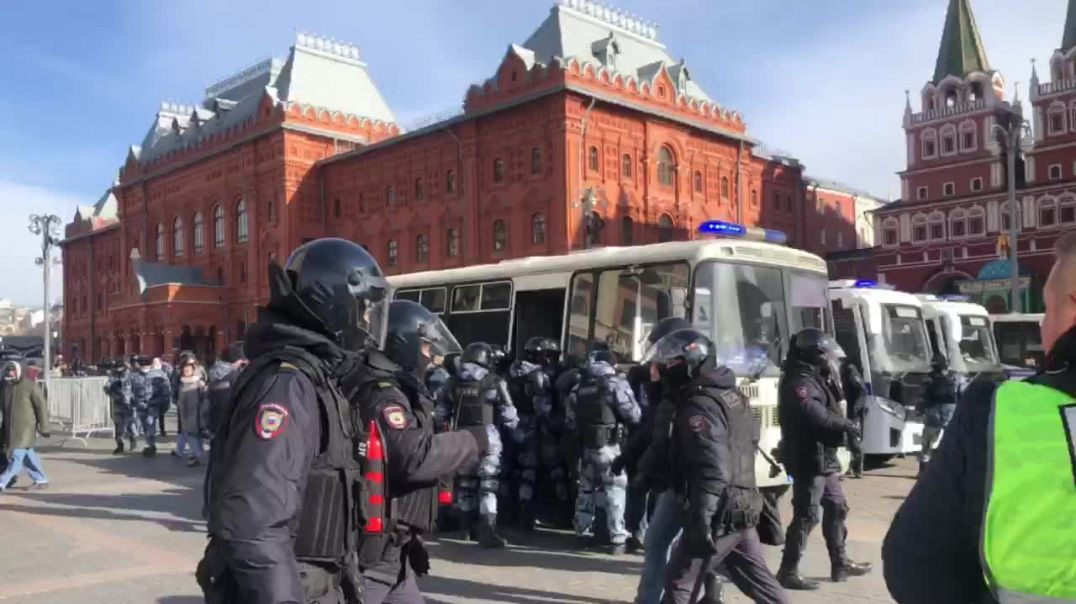 Задержания митингующих в Москве
