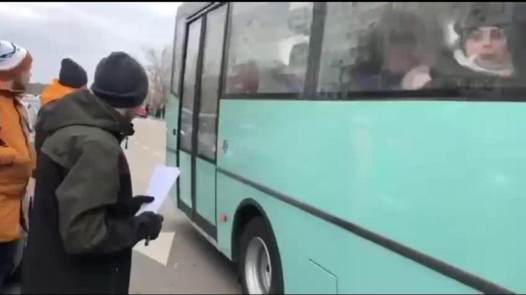 Автобусы с эвакуированными из Энергодара едут в Запорожье