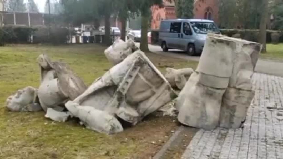 В городе Кошалин Польши уничтожили памятник советским воинам-освободителям