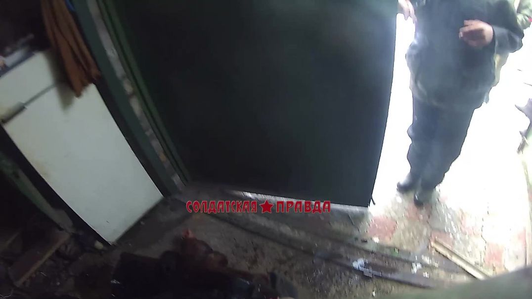 Начальник службы РАВ 54-й бригады ВСУ пытался спрятаться в гараже от бойцов ДНР, одев женскую шубу