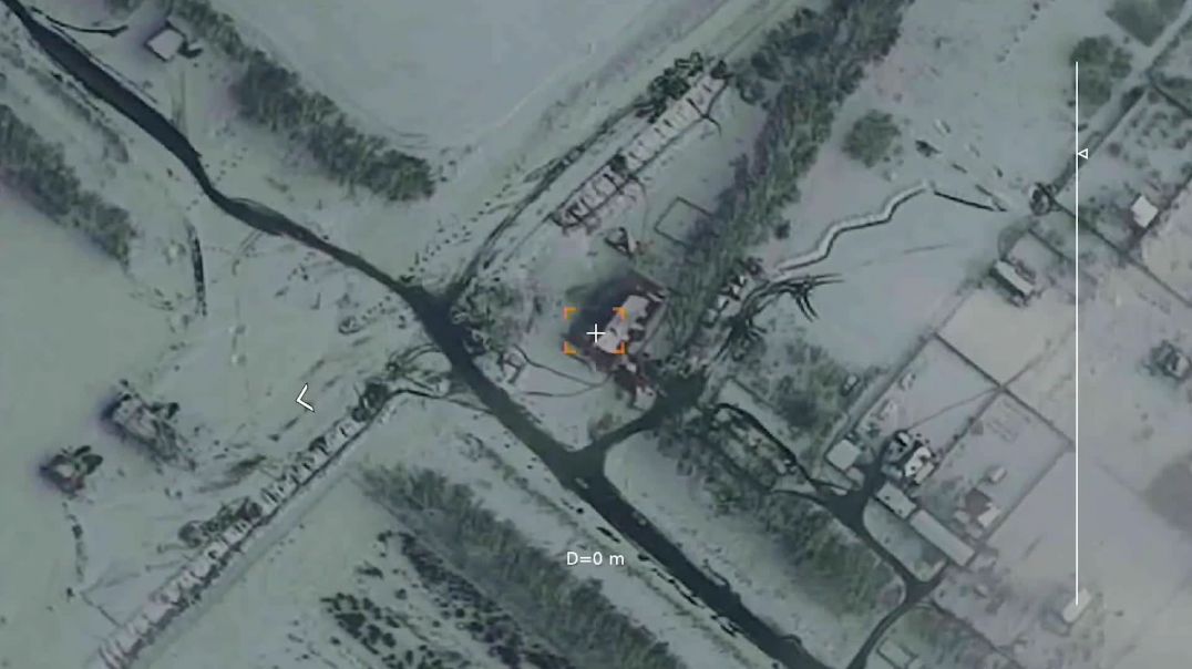 Кадры уничтожения опорного пункта украинских националистов при помощи российского ударного беспилотника