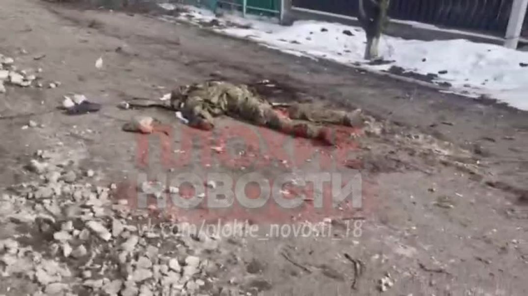 ⁣На улицах города Волноваха лежат тела погибших солдат ВСУ