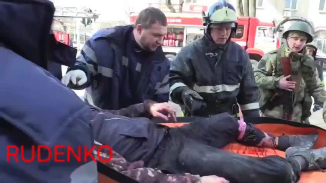 Очередное кровавое видео с последствиями обстрела Донецка