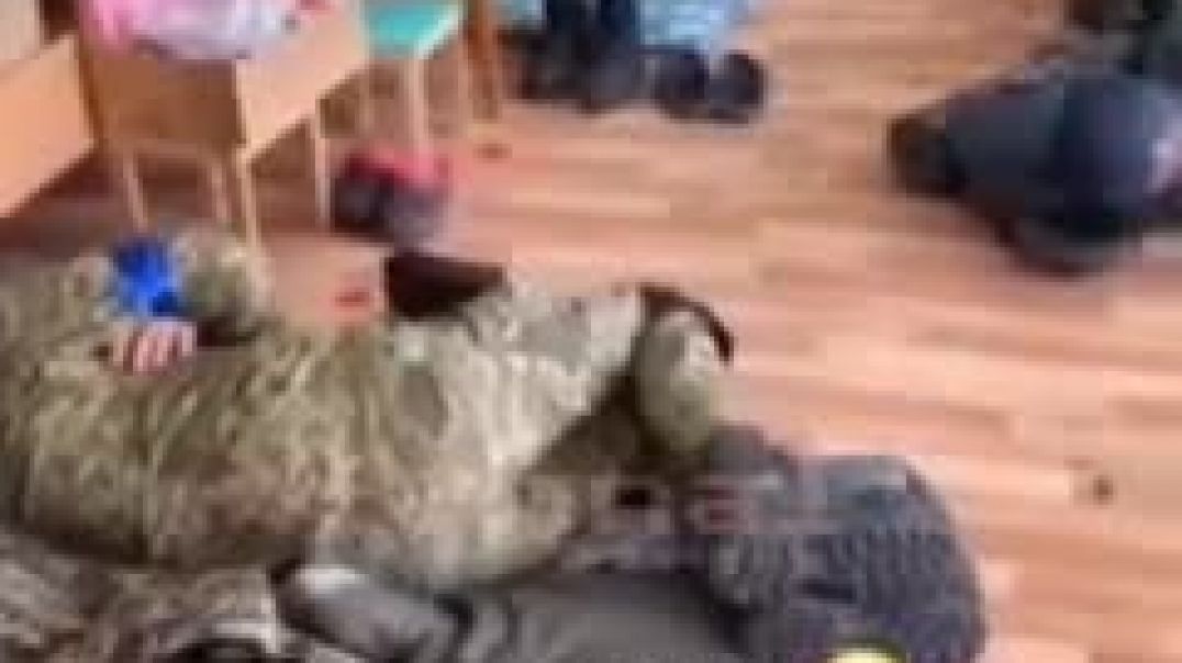 Солдаты ВСУ сладко спят в детском садике