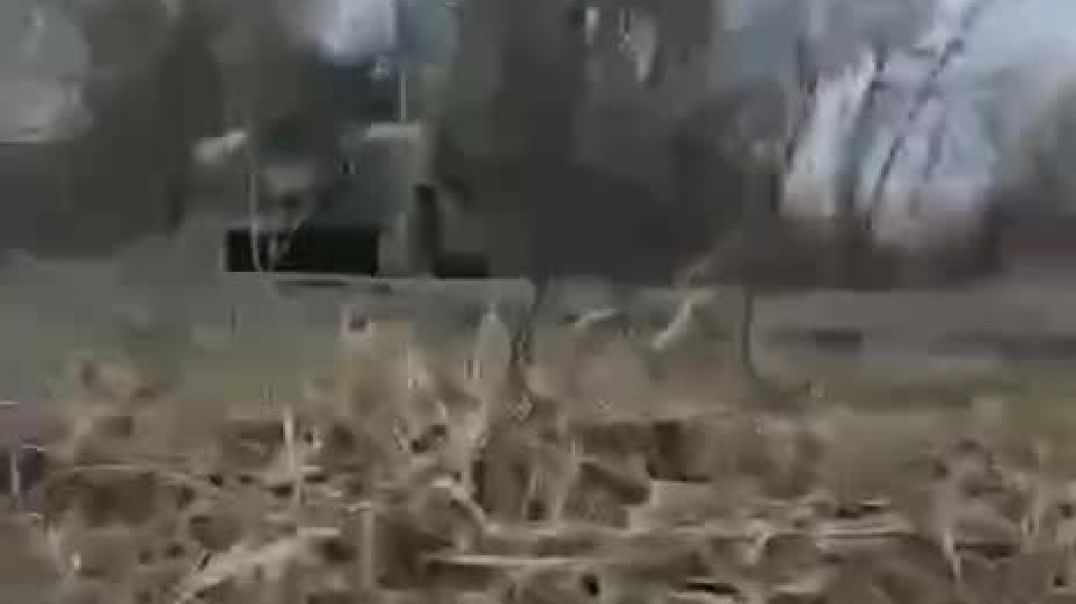 ⁣Американский бронеавтомобиль Хамви, принадлежащий Украине, попал в засаду и был обстрелян