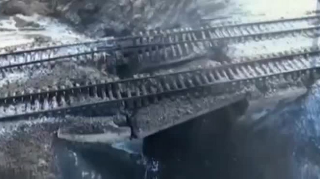 Нацбатальон Азов взорвали железнодорожный мост