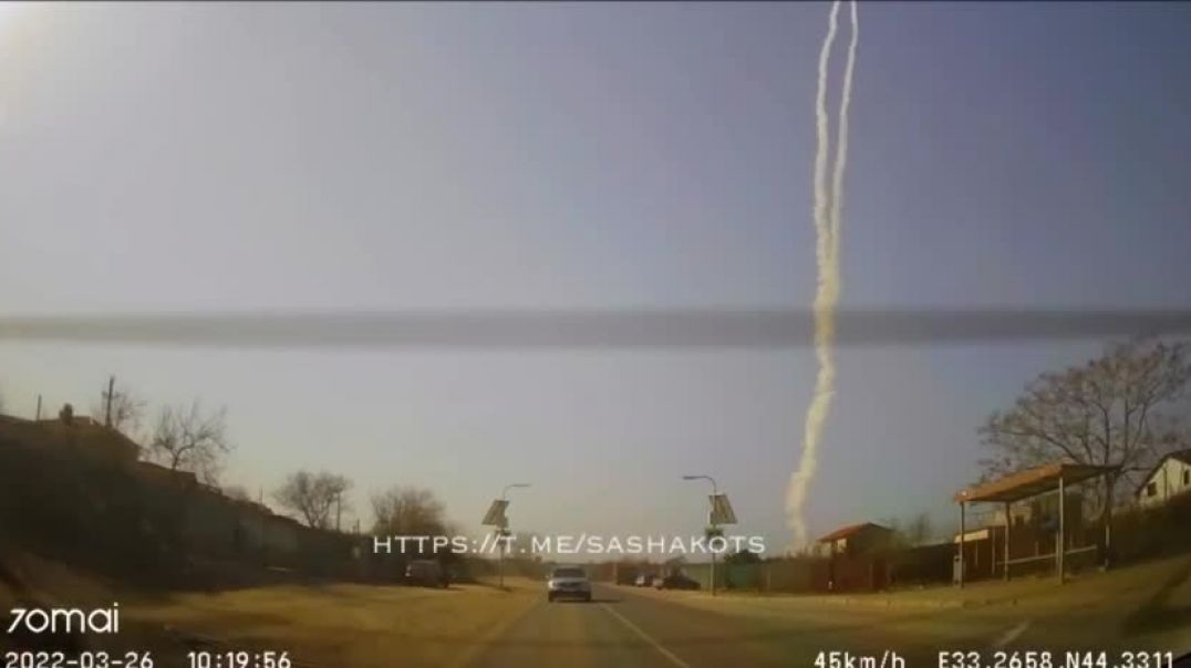 ⁣Видео работы ПВО в Севастополе, мыс Фиолент. Ракеты попали в объектив камеры регистратора 26.03.2022