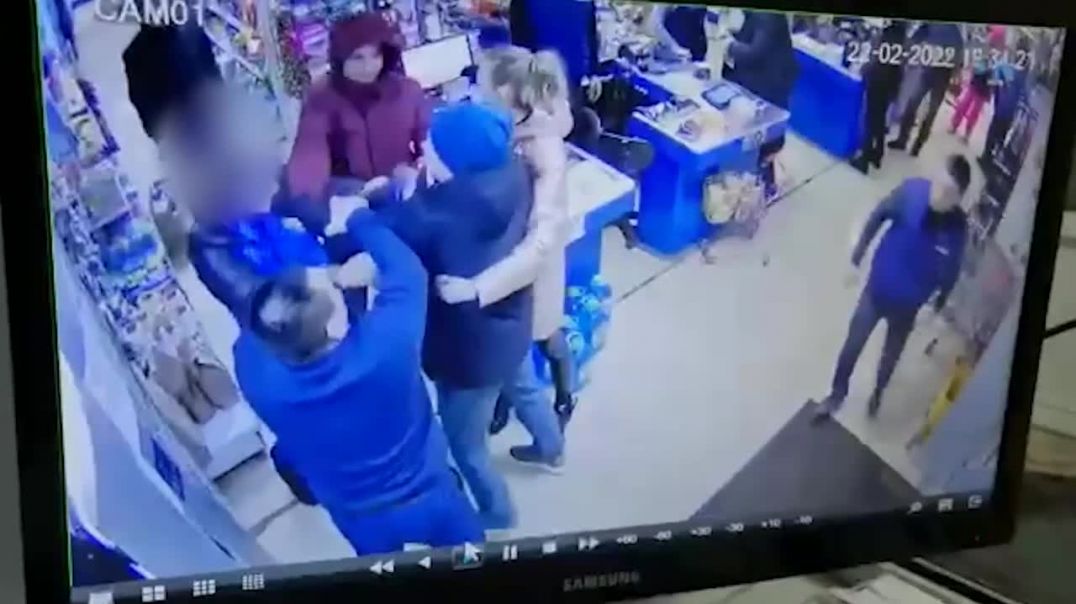 Мужчина избил пенсионера в супермаркете Южно-Сахалинска