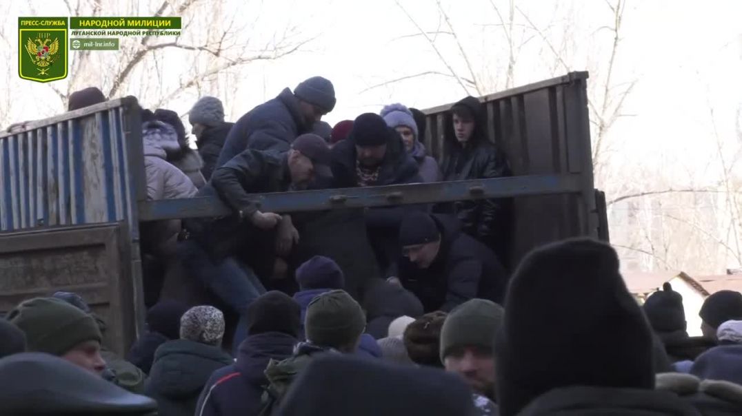 Военнослужащие НМ ЛНР спасают мирное население Рубежного от украинских