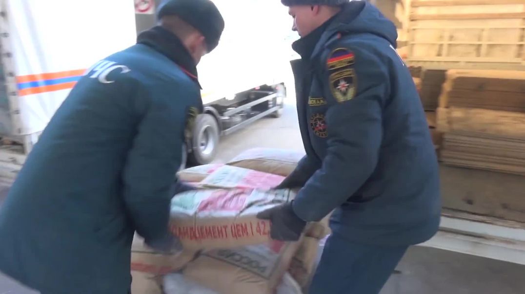 ⁣МЧС России доставило еще 400 тонн гуманитарной помощи для жителей Донбасса и Украины 24.03.2022