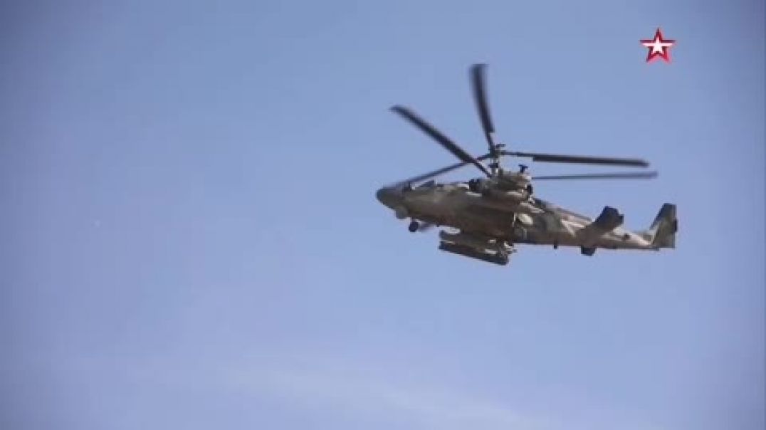 Видео от Минобороны РФ: Боевая работа ударных вертолётов Ка-52 Аллигатор ВКС России на Украине