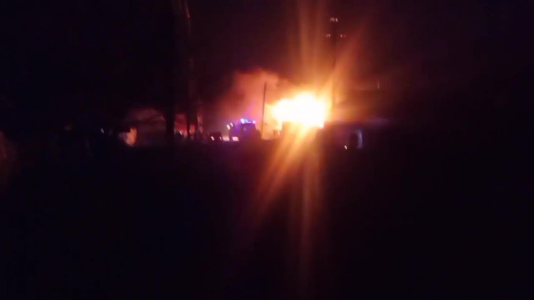⁣В Ровеньках, сбили Точку-У. Жители сообщили о возгорании двух жилых домов 26.03.2022