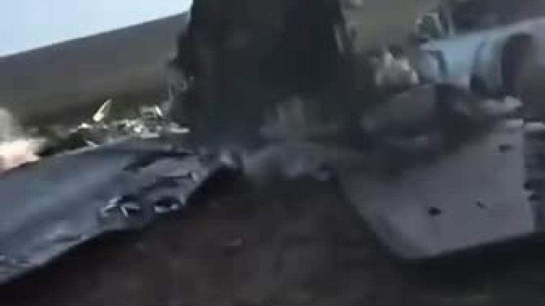 Сбитый самолет Су-27, принадлежность не известна