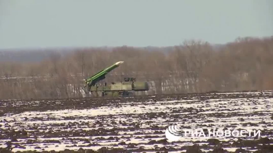 Минобороны России: Работа зенитного ракетного комплекса Бук-М3 и радиолокационной станции на Украине