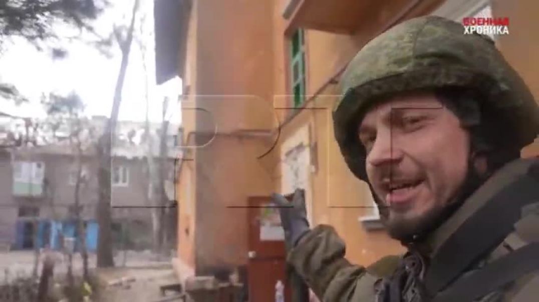 ⁣Боевики Азова засели в жилом доме с РПГ. Работает снайпер 31.03.2022