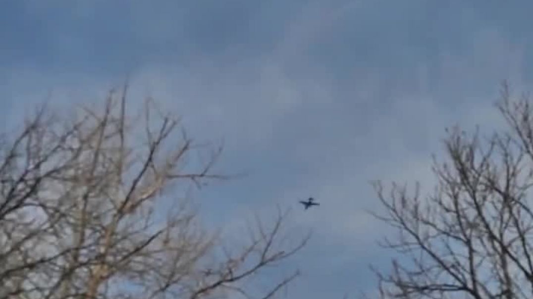 ⁣Военные самолеты ВКС России в небе над Донецком