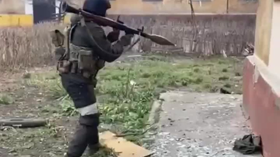 Видео от Рамзана Кадырова: чеченские бойцы штурмуют здание в Рубежном