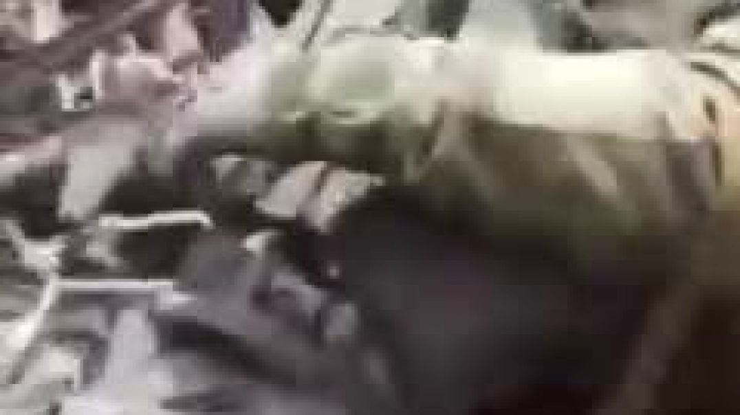 Чеченские бойцы в Мариуполе под огнем вытаскивают раненого товарища
