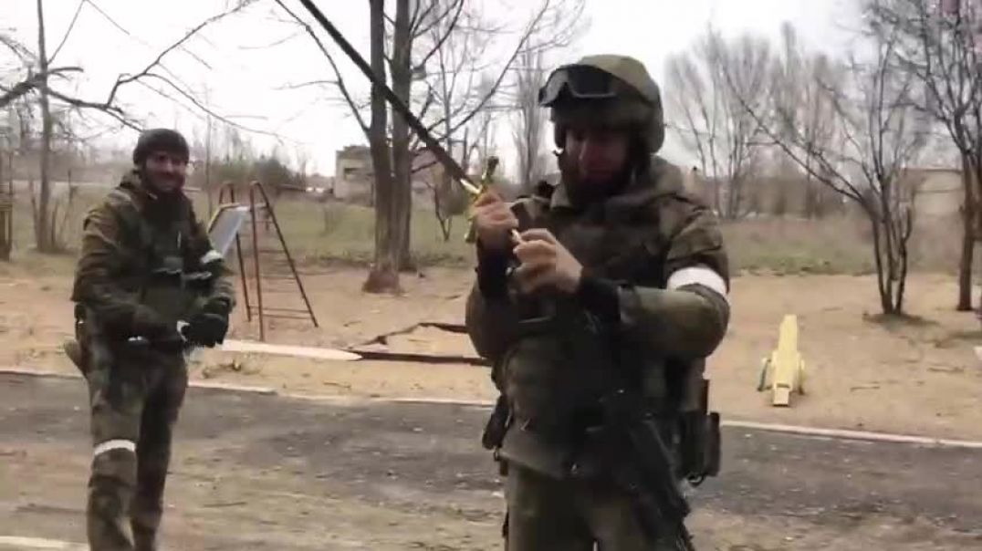 Чеченский спецназ устроил рыцарские бои в Мариуполе