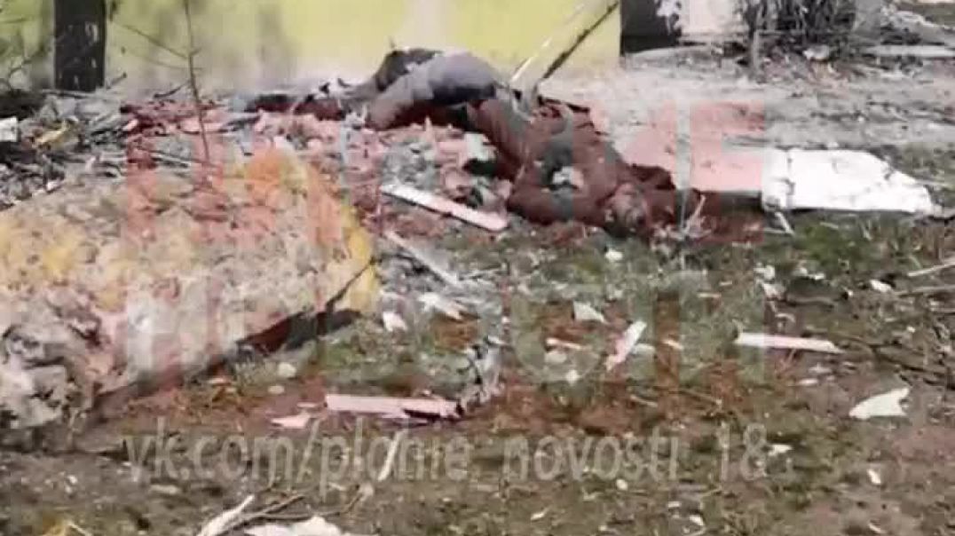 ⁣Страшные кадры из Рубежного три человека погибли, не успев добежать до бомбоубежища