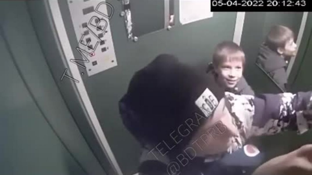 Двое мальчуганов расписали лифт в Уфе и забыли, что в нём установлена камера