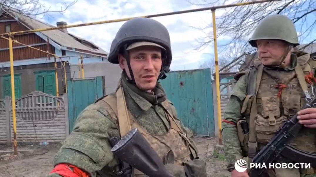 ⁣Бойцы НМ ЛНР ведут зачистку от украинских боевиков освобожденных населенных пунктах Республик 11.04.2022