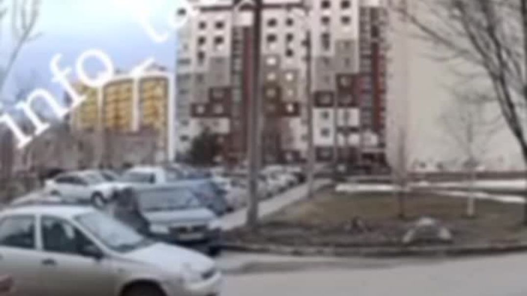 ⁣В Казани, выпрыгнув с 9-го этажа, насмерть разбилась 16-летняя девочка 14.04.2022