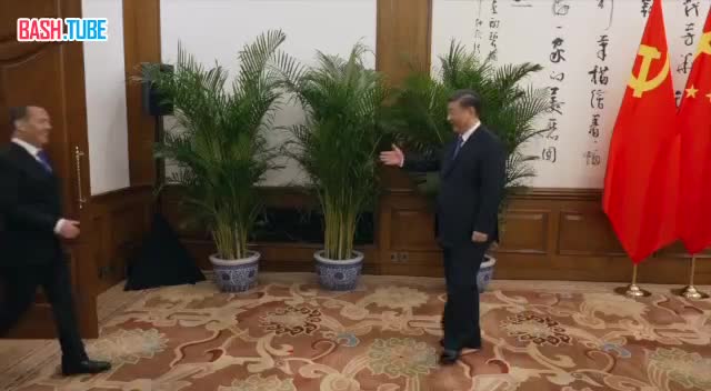 Медведев назвал «весьма полезными» переговоры с Си Цзиньпином в Пекине: