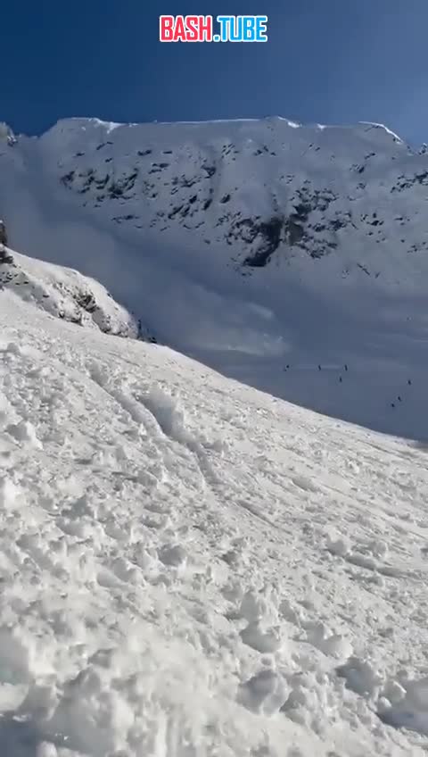 ⁣ На австрийском курорте лавина накрыла 10 лыжников