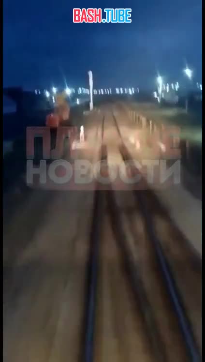  В Казахстане поезд насмерть сбил человека: жуткие кадры снял сам машинист