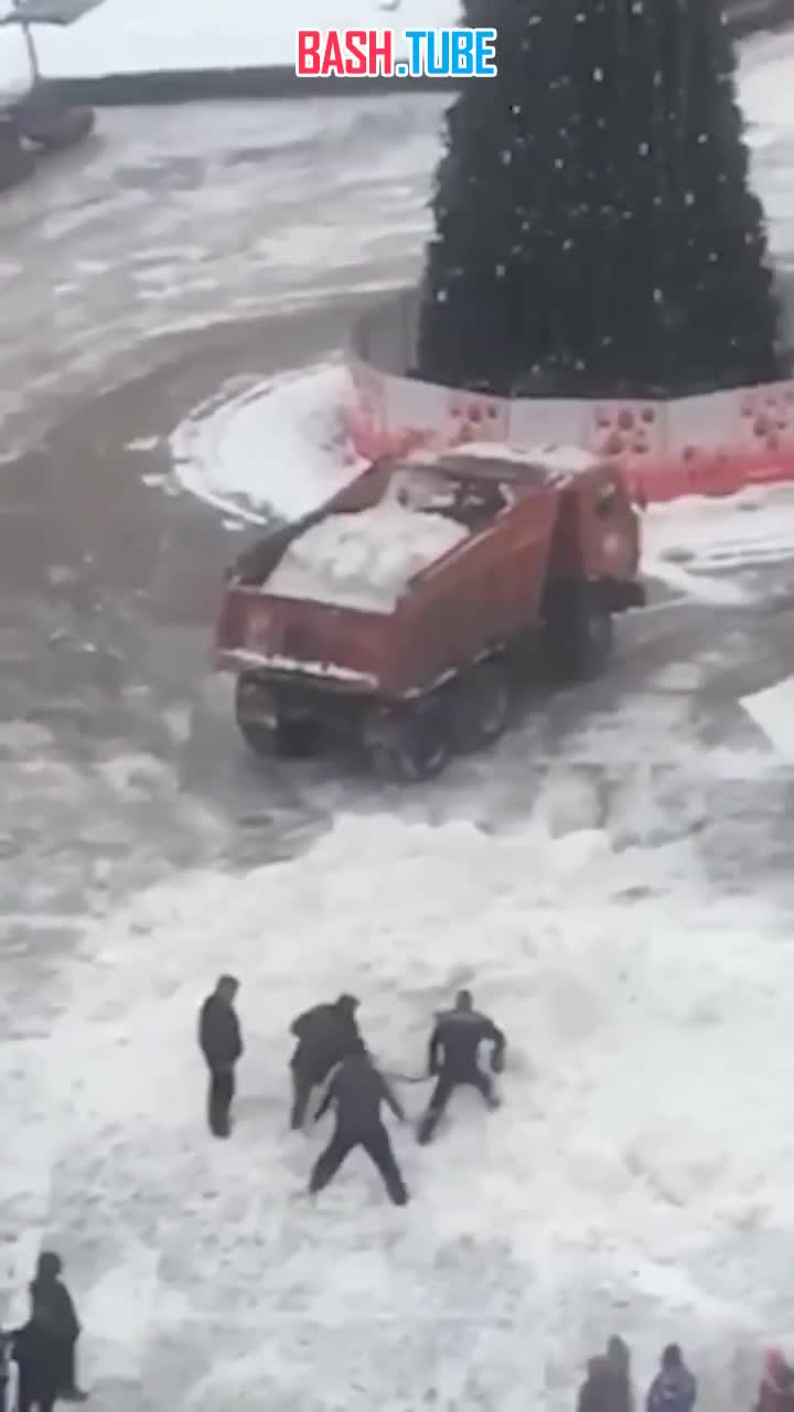 ⁣ Спасение ребенка оказавшегося в снежном плену
