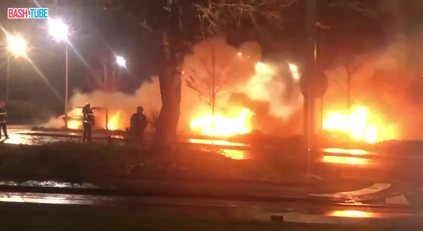  В Новогоднюю ночь во Франции сожгли 690 машин, а полиция задержала за беспорядки 490 человек