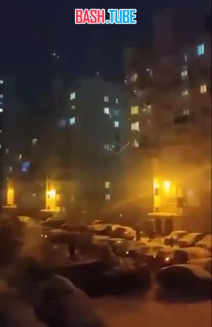 ⁣ В Новосибирске фейерверк влетел прямиком в балкон, из-за чего начался пожар