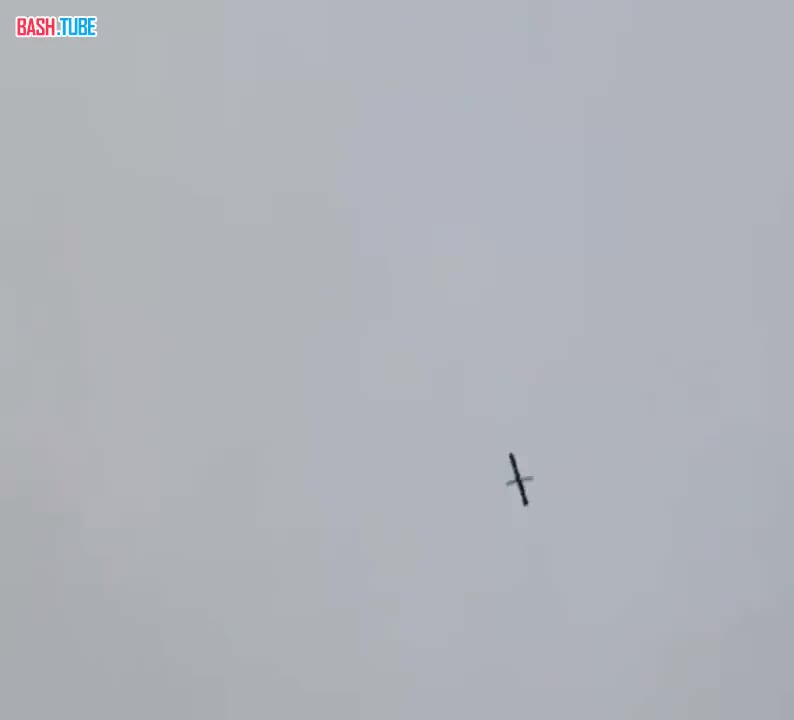 ⁣ Русская крылатая ракета идет к цели, несмотря на попытки сбить ее с земли всушниками