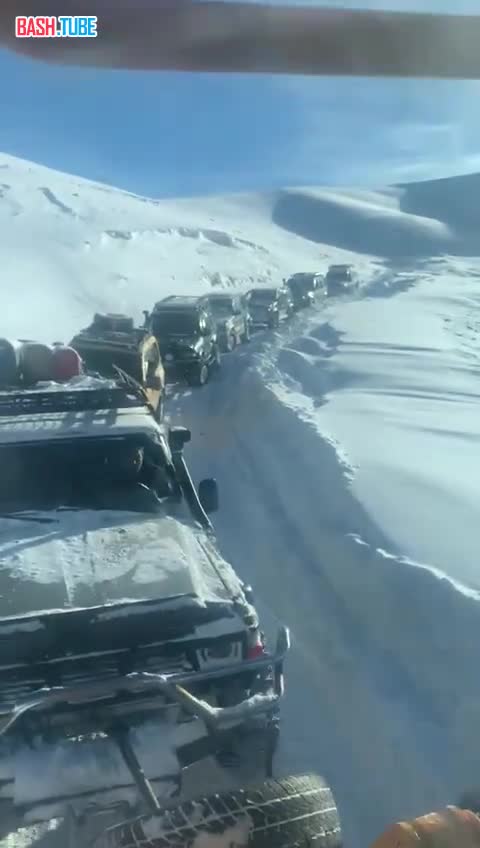 ⁣ На водохранилище в Алматинской области 40 автомобилей оказались в ледяной ловушке