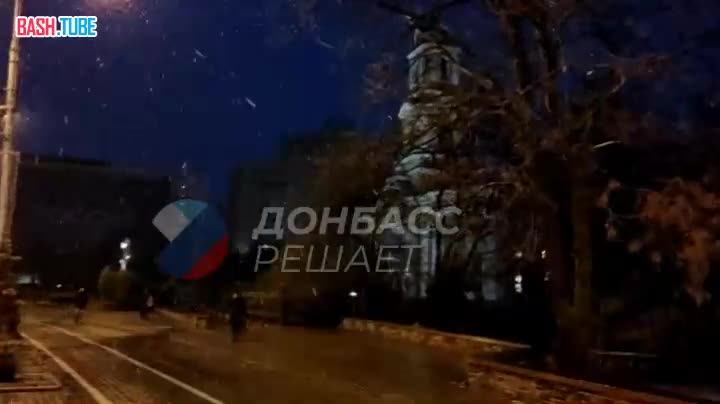  Жители города Донецк несмотря ни на что пошли на Рождественскую службу в храм