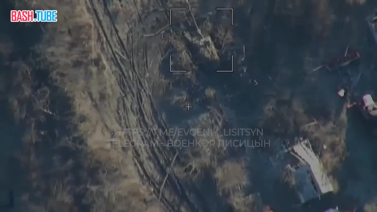 ⁣ Уничтожение украинской 152-мм САУ «Мста-С» БПЛА-камикадзе «Ланцет»